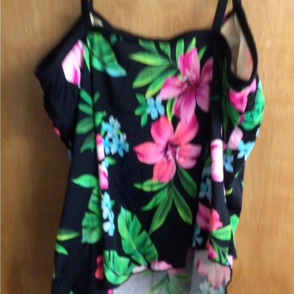 Caribbean Joe Tankini Plus 20W - Picture 2 of 2